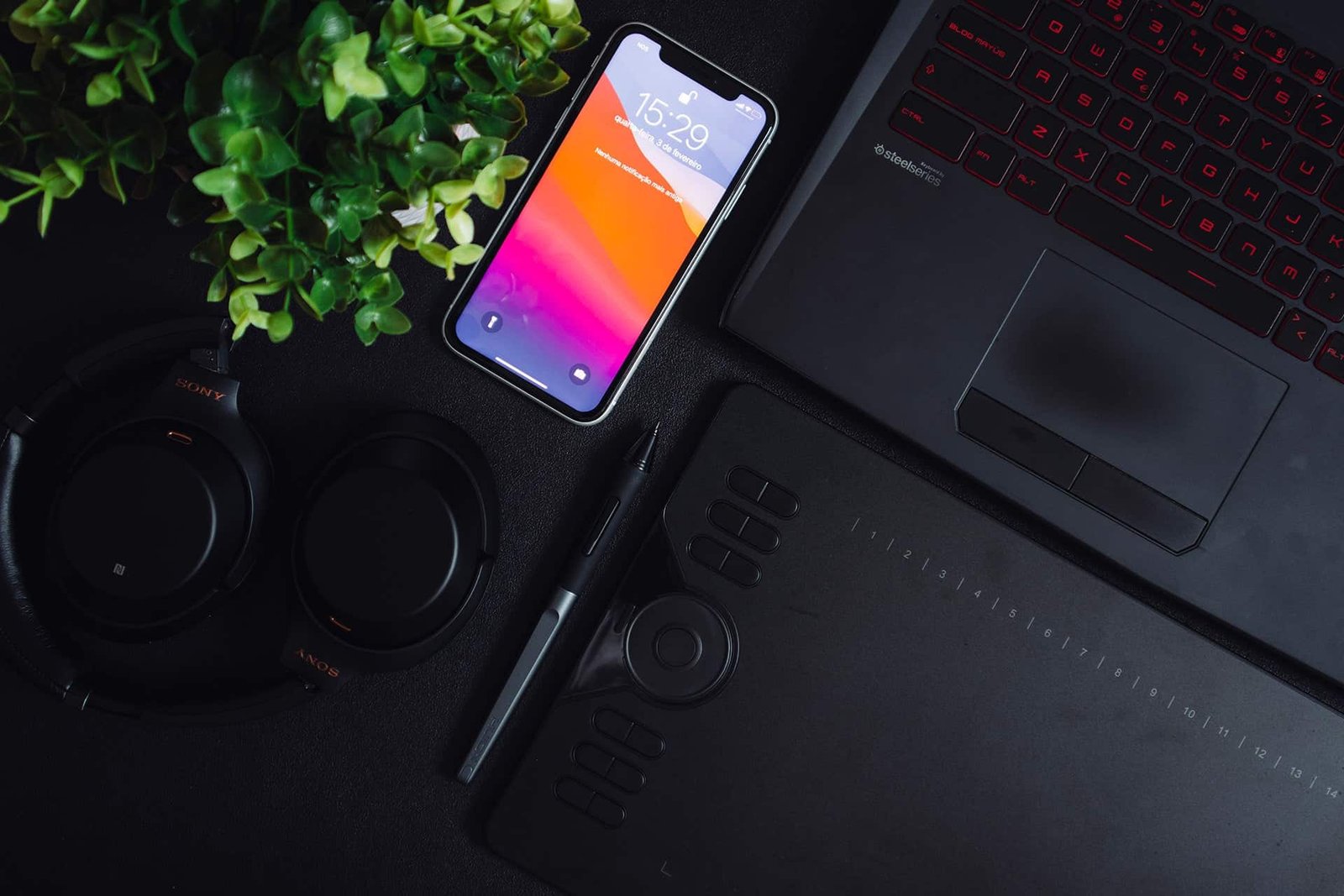 How to Block Spam Calls on Android and iPhone - nubelson fernandes YaOONA SKWg unsplash